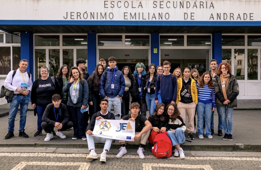 Group School mobility in Azores